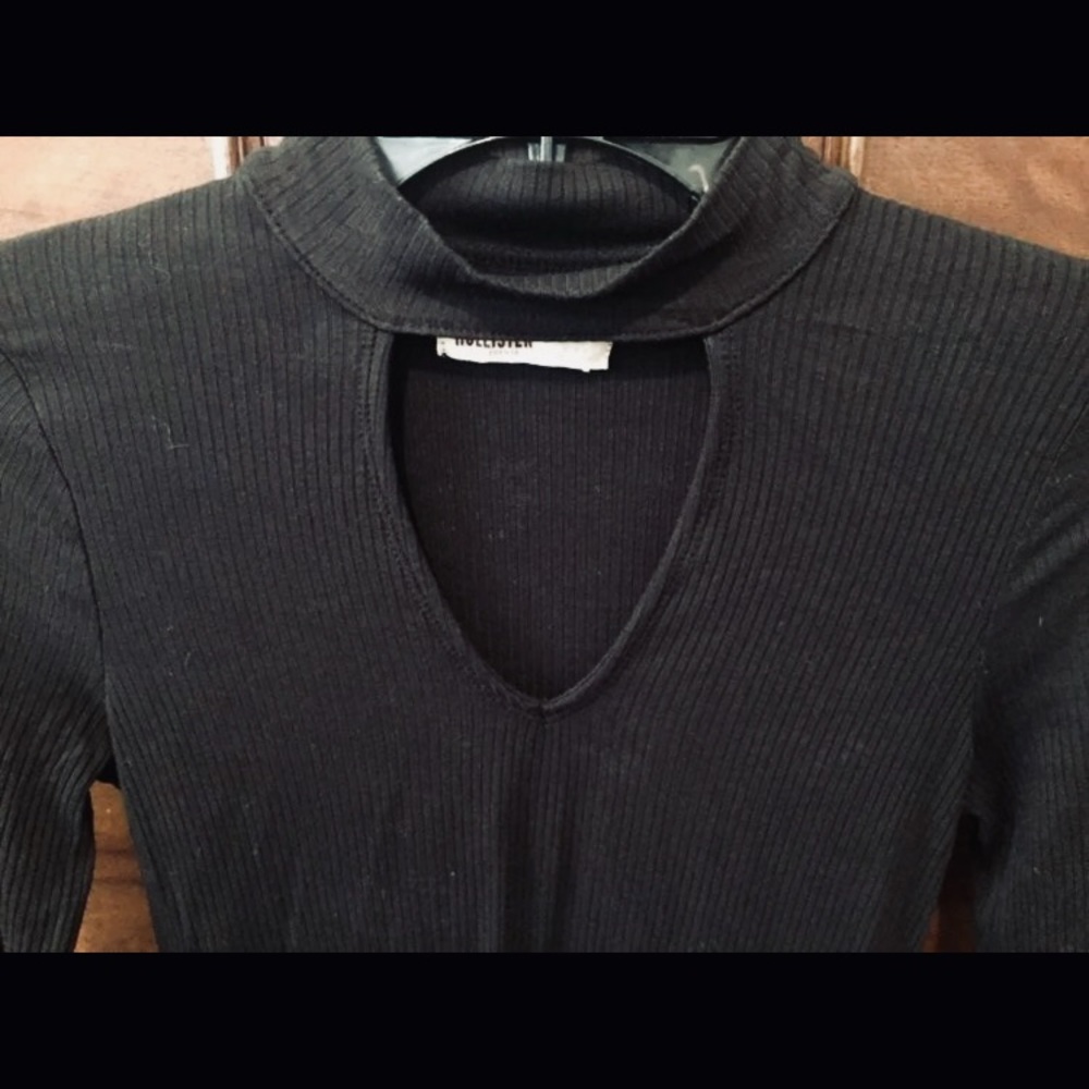 NWOT Hollister Black Keyhole Mock Neck Knit Top S - Picture 2 of 5